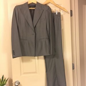 NWOT Anne Klein gray lined suit size 6